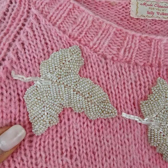 American VTG Womens Sz M Hand Knit Beaded Sweater Pullover Maple Leafs Holiday - Picture 3 of 12